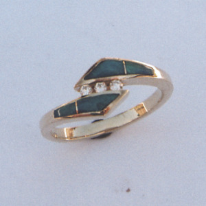 14 Karat Yellow Gold Ring with Diamond and Opal Inlay #G0043