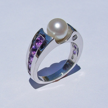 Amethyst and Pearl Mothers Ring #G0019