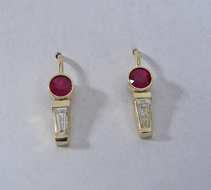 14 Karat Yellow Gold Earrings with Natural Ruby and Tapered Bageutte Diamond #G0079